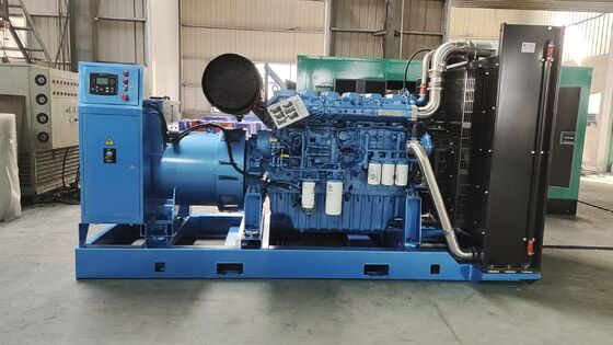 1500/1800 obr./min. Prędkość znamionowa Weichai 750KVA/600KW Diesel Generator Set z silnikiem 6M33D725E310 i zużyciem paliwa 15,7L/h